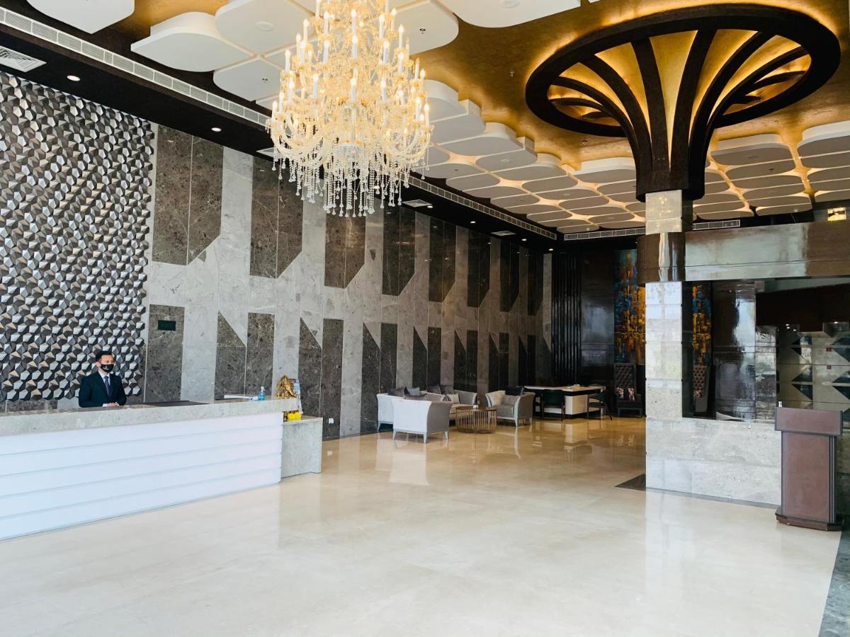 The Grand Arc Hotel & Convention Centre Shahjahanpur 外观 照片