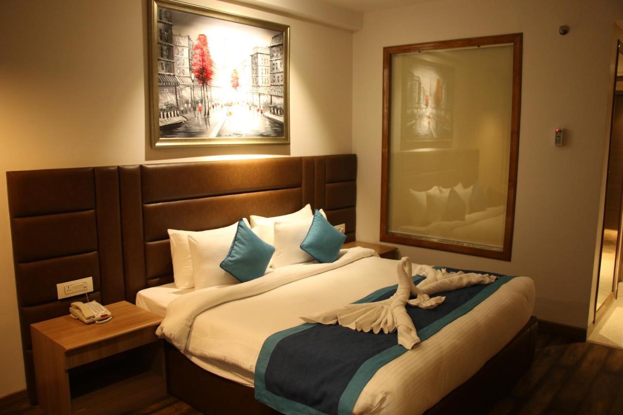 The Grand Arc Hotel & Convention Centre Shahjahanpur 外观 照片
