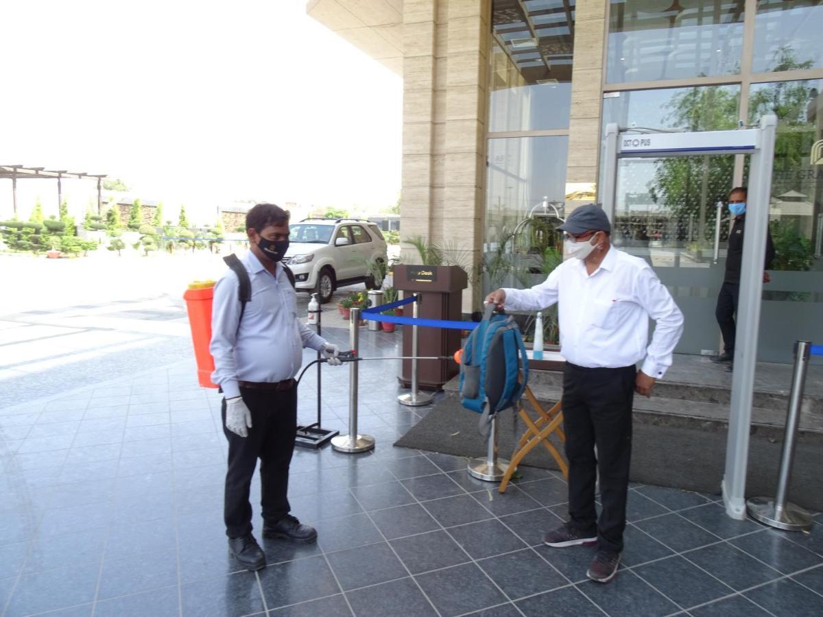 The Grand Arc Hotel & Convention Centre Shahjahanpur 外观 照片