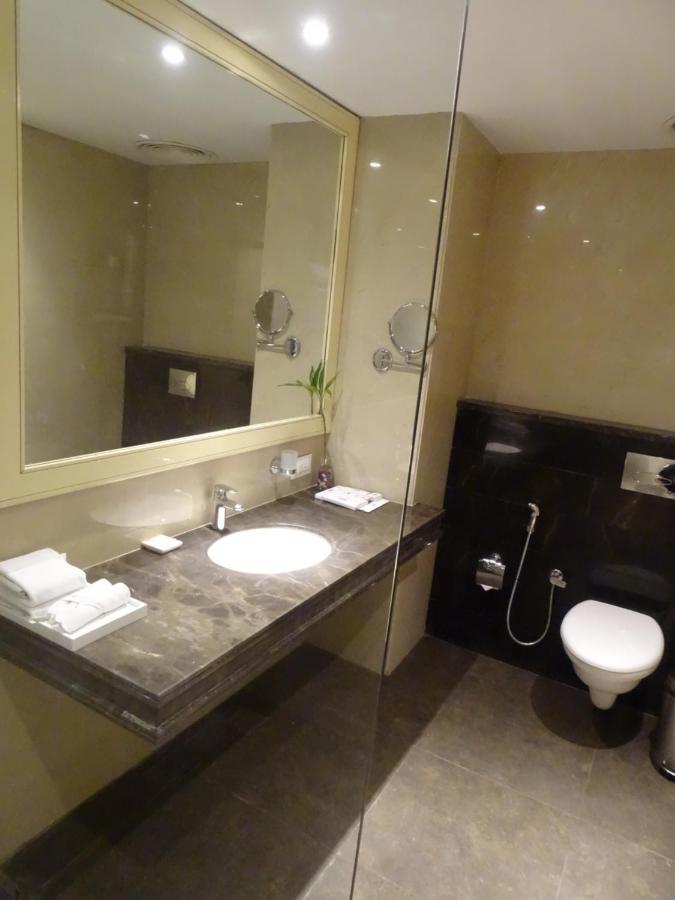 The Grand Arc Hotel & Convention Centre Shahjahanpur 外观 照片