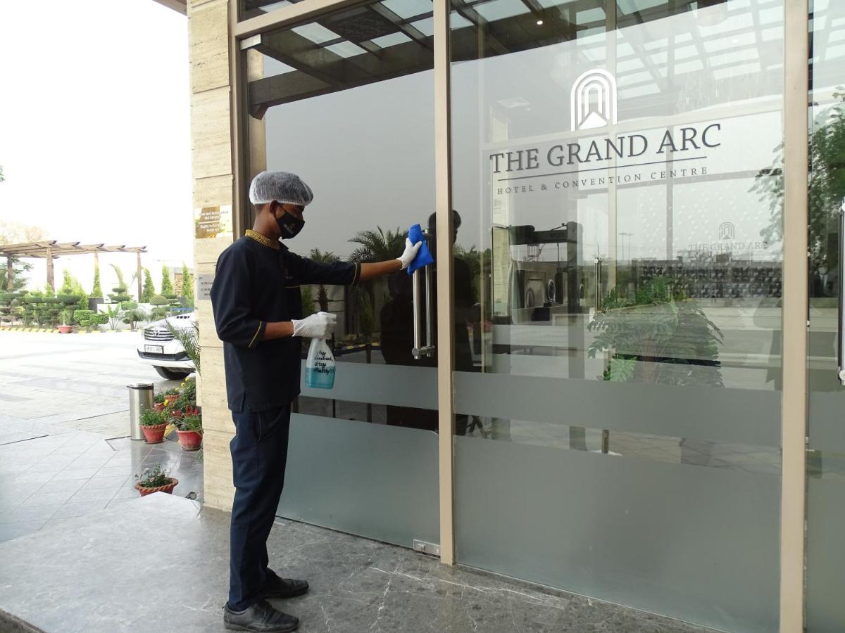 The Grand Arc Hotel & Convention Centre Shahjahanpur 外观 照片
