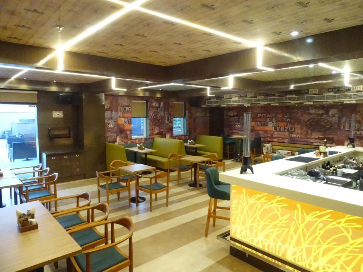 The Grand Arc Hotel & Convention Centre Shahjahanpur 外观 照片