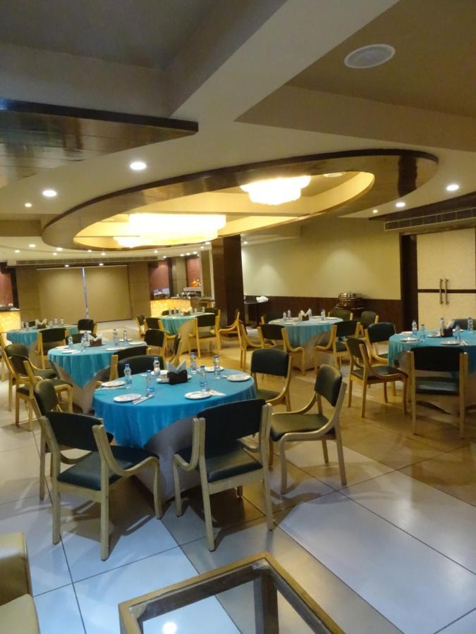 The Grand Arc Hotel & Convention Centre Shahjahanpur 外观 照片