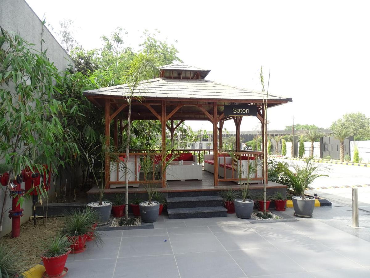 The Grand Arc Hotel & Convention Centre Shahjahanpur 外观 照片
