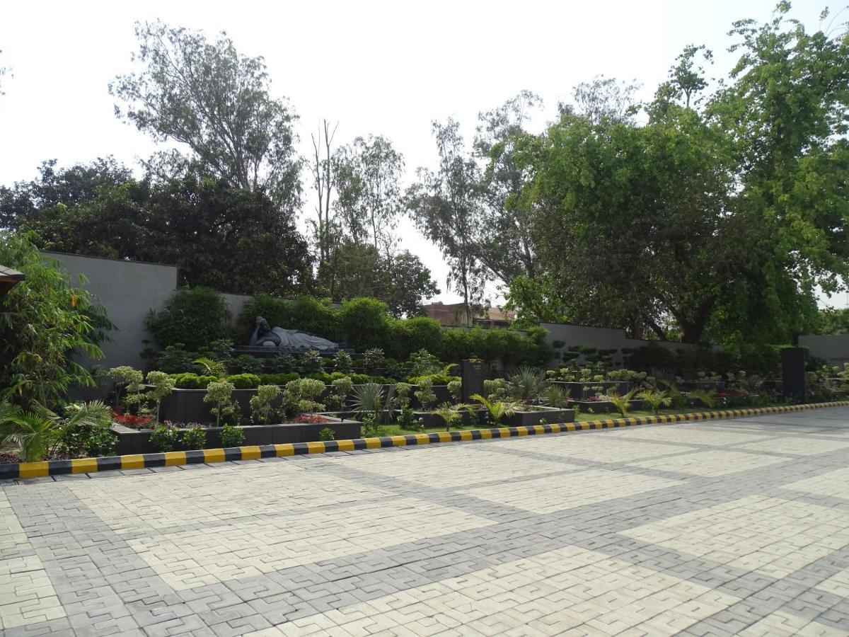 The Grand Arc Hotel & Convention Centre Shahjahanpur 外观 照片