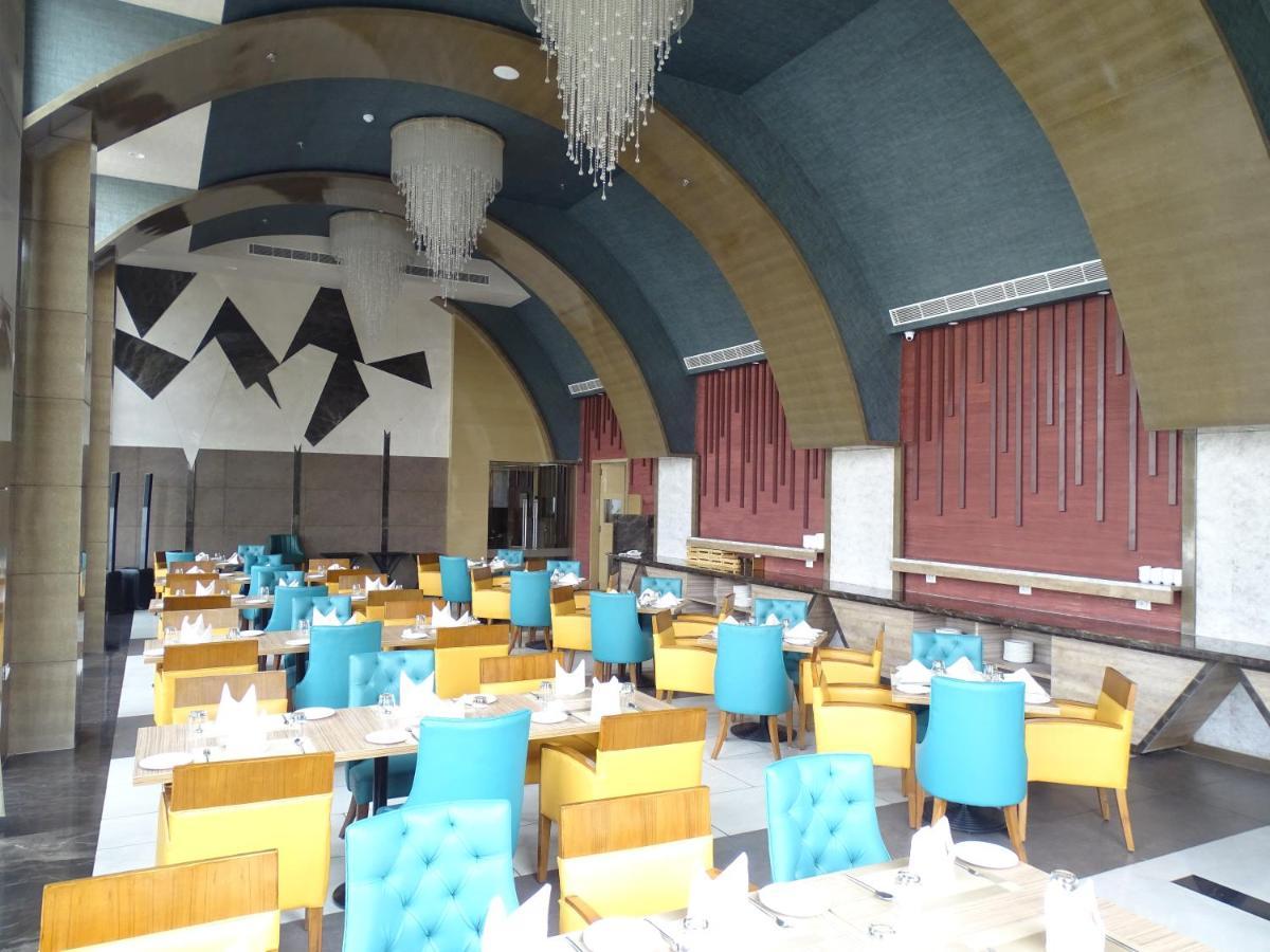 The Grand Arc Hotel & Convention Centre Shahjahanpur 外观 照片