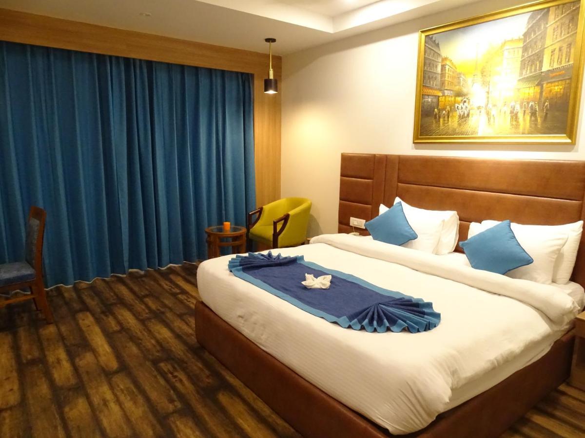 The Grand Arc Hotel & Convention Centre Shahjahanpur 外观 照片
