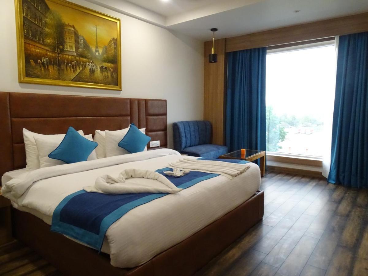 The Grand Arc Hotel & Convention Centre Shahjahanpur 外观 照片
