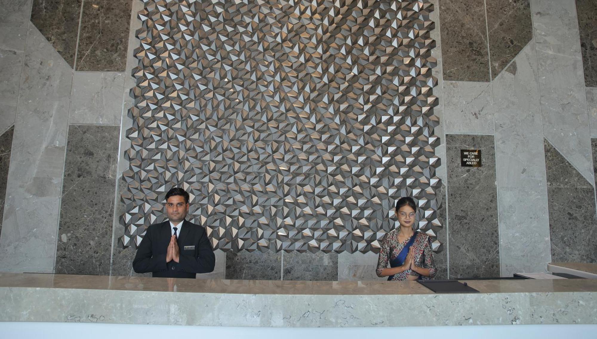 The Grand Arc Hotel & Convention Centre Shahjahanpur 外观 照片