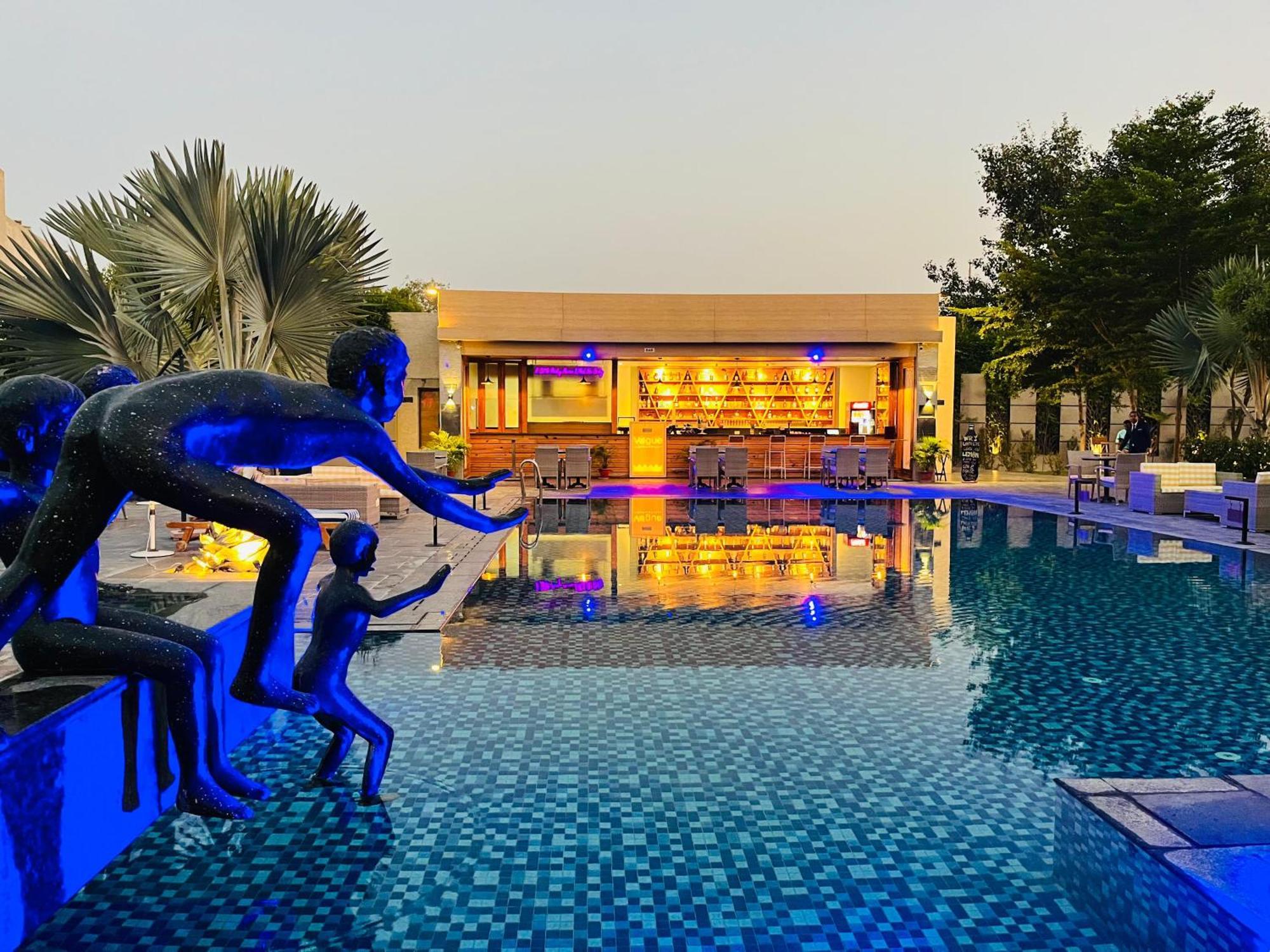 The Grand Arc Hotel & Convention Centre Shahjahanpur 外观 照片