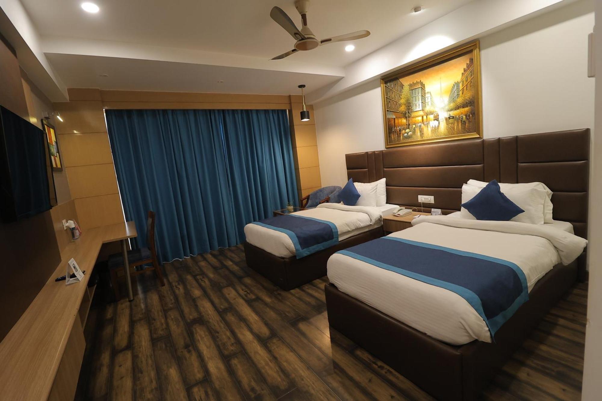 The Grand Arc Hotel & Convention Centre Shahjahanpur 外观 照片